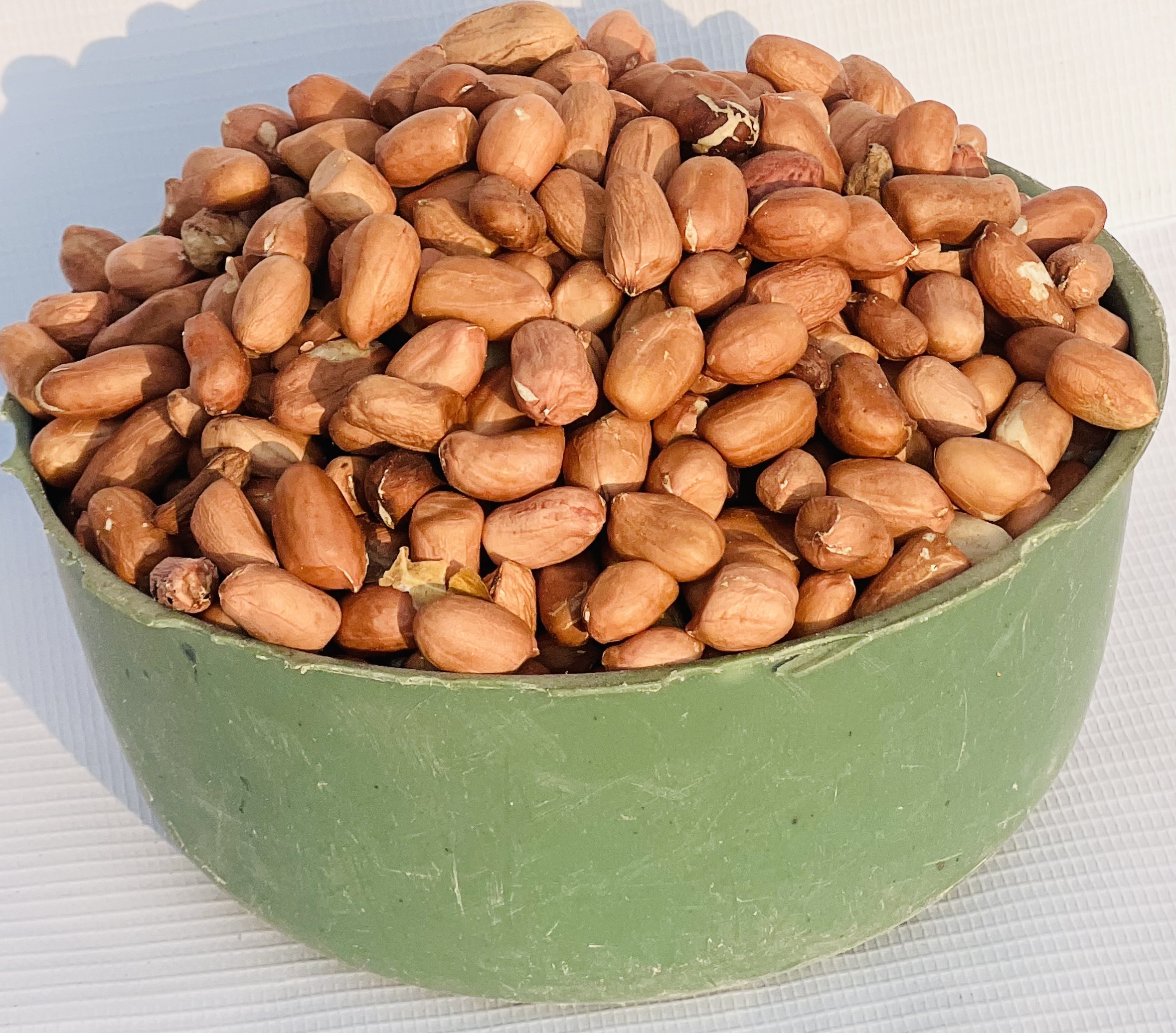 Groundnut(half Plastic)